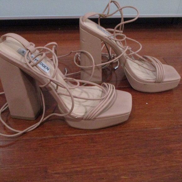 Steve Madden Lace Up Platform Sandals - Picture 3 of 9